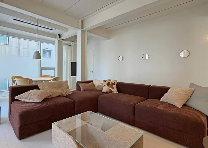 New Dh 2 / 3br 2bath / 3min Hongik Univ Stn * Seoul