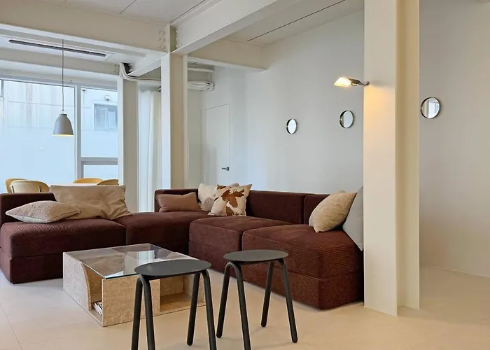 New Dh 2 / 3br 2bath / 3min Hongik Univ Stn